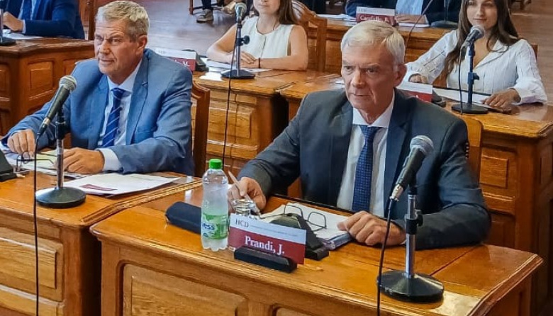 El PRO–Coalición Cívica pidió explicaciones por el apartamiento y restitución del director de la Técnica 2