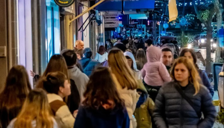 El consumo de los hogares volvió a caer en agosto: 1,1% interanual y 0,8% frente a julio