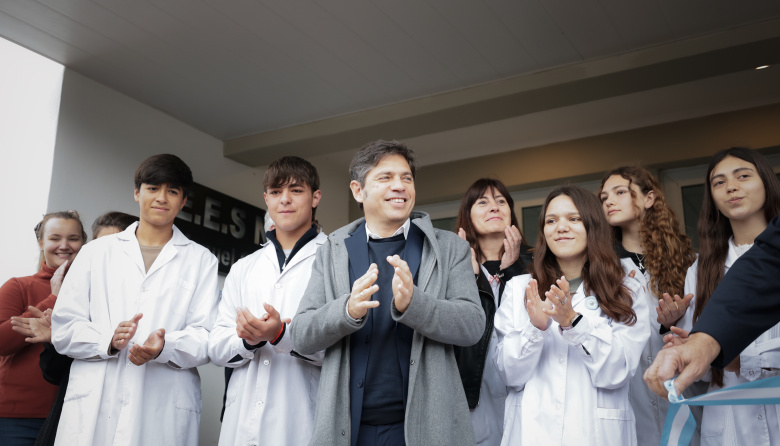 Kicillof inauguró la refacción de la Escuela Primaria N°1 de General Villegas