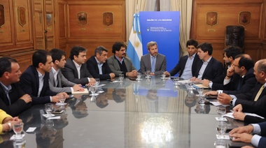 Frigerio y De Luca con intendentes por la obra pública en la región