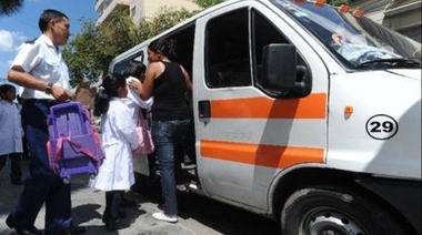 Transportistas escolares amenazan con parar desde el lunes por deuda de Provincia
