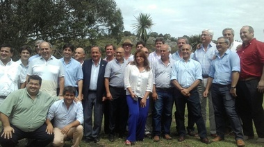 Salvador intenta "enfriar" el reclamo de intendentes radicales por el FIM