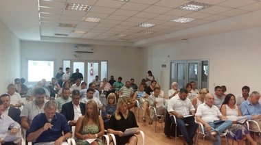 En el dia de los inocentes, Petrecca obtuvo el presupuesto y el aumento de tasas para 2018