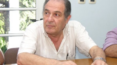 Dirigente radical apuntó al meonismo: "huyeron y dejaron al partido intervenido"