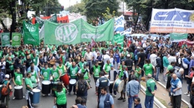 Gremios en alerta por versiones sobre la quita de la cláusula gatillo