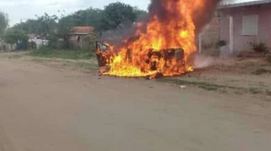 Dos patrulleros quemados, disparos y gritos en la cercanía del lugar del hecho