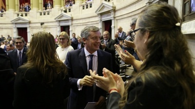 Emilio Monzó terminó con el canje de pasajes y estableció un plus por movilidad