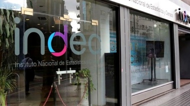 Según el Indec, una familia con dos hijos necesita $17.867,28 para no caer en la pobreza