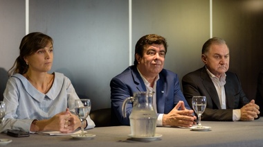 Giaccone se mostró con intendentes peronistas por la seguridad en la Provincia