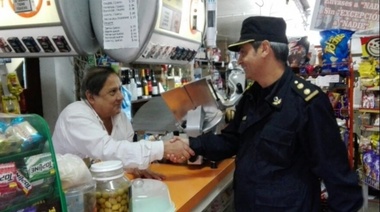 La Bonaerense realizó un "timbreo" para conocer a vecinos y relevar críticas