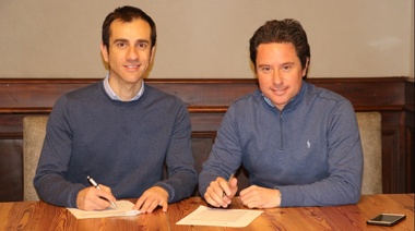 Petrecca y Sánchez Zinny firmaron la municipalización del transporte escolar