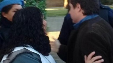 Docentes abordaron a Sánchez Zinny en Junín y le pidieron que convoque a paritarias