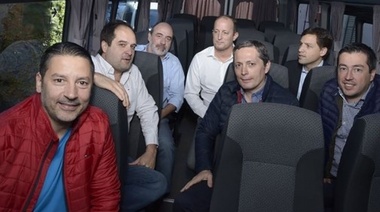 Intendentes del PJ le pidieron a Insaurralde que lance su carrera por la Gobernación