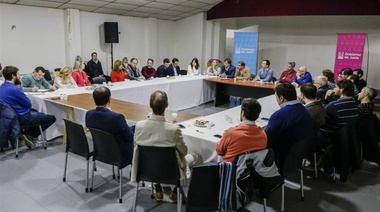 Petrecca se reunió con empresarios y dijo que "la tormenta va a pasar"