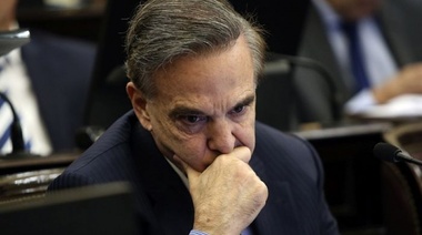 Para Pichetto, "la devaluación tiene un impacto demoledor para los trabajadores"