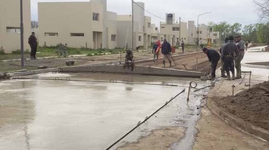 Guerrera firmó convenio con provincia por obras de asfalto, pero duda del envío de fondos