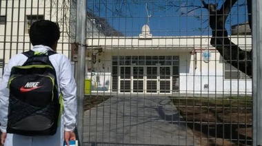 Giaccone habló de infraestructura escolar y Tolosa le "recordó" su pasado sciolista