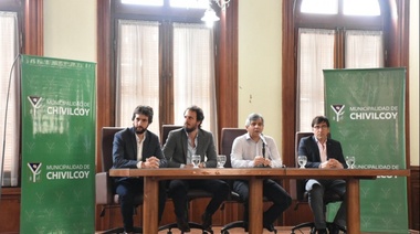 Britos se mostró con el senador de Cambiemos y alimenta la versión del pase