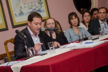 Unidad Ciudadana "destrozó" a Serenal tras la apertura de sesiones