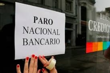 Puja salarial: Los bancarios inician dos días de paro y podría faltar dinero