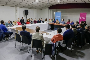 Petrecca se reunió con empresarios y dijo que "la tormenta va a pasar"