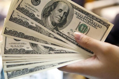 El dólar minorista continúa estable y cerró la semana a 28 pesos
