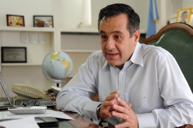 Ministro finocchiaro responsabiliza a “alianza kirchnerotrostkista” por el conflicto