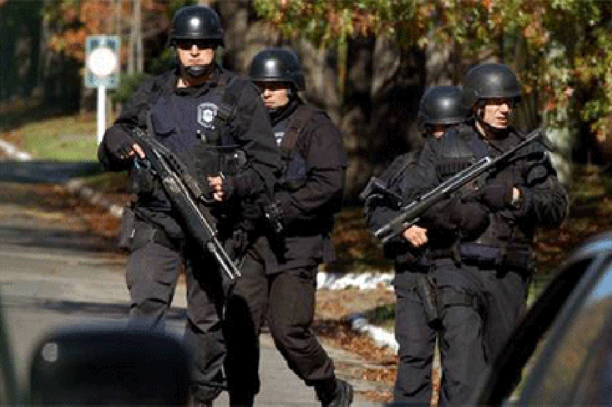 Confirman que el Grupo Halcón utilizará pistolas Táser en la Policía Bonaerense