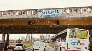 Acusan a Baradel de trabajar para un partido político y no para los docentes