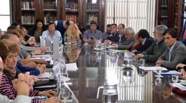 Los docentes rechazaron el primer ofrecimiento que hizo Vidal: sin acuerdo