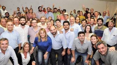 La UCR bonaerense se juntó en Hénderson y avisó que irá "por más lugares" este año