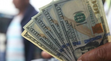 El dólar pegó un salto y otra vez cerró por encima de los $44