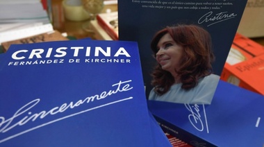 El juez Bonadio quiere embargarle a Cristina las ganancias por su libro