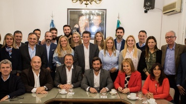 Salvai se reunió con el bloque de Senadores Cambiemos