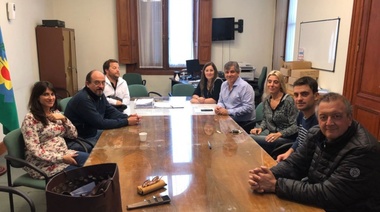 Los intendentes vecinalistas en la provincia se la juegan con boleta corta