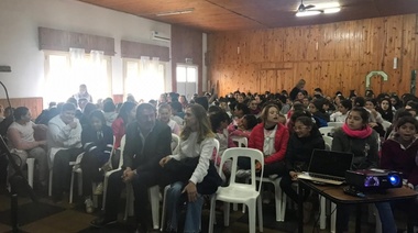 El Ciclo de Charlas sobre "Identidad Digital" llegó a Juan José Paso, Pehuajó