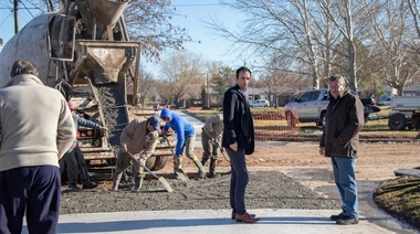 Obra pública y "hechos concretos": Petrecca sigue el libreto oficial para la campaña