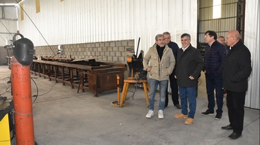 Britos recorrió la empresa local metalúrgica "Los Primos"