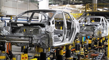 Las ventas de autos subieron en julio pero no la producción y la exportación