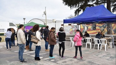 Britos sacó otra vez el gabinete a la calle y defendió a sus funcionarios
