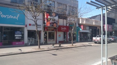 Gran adhesión al feriado por por el día del empleado de comercio en Junín