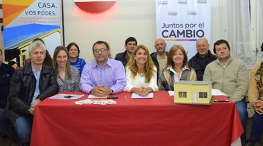 Quintana largó su campaña con una ambiciosa propuesta sobre viviendas
