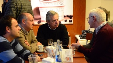 Candidatos de Lincoln y Pinto se trajeron la promesa de un plan de viviendas de un encuentro con Alberto