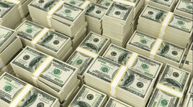 El dólar, al rojo vivo: subió casi $ 2 y cerró a $ 65, con récord de operaciones