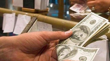 El dólar blue no se despegó de la cotización oficial pese al día del Bancario