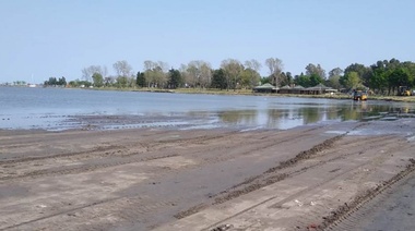 La comuna continúa con los trabajos de limpieza en la Laguna de Gómez