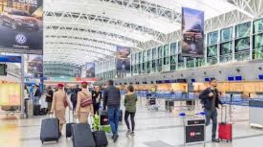 Confirman que el impuesto para las compras en el exterior con tarjetas será del 30%