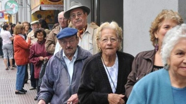 Jubilados que reciben la mínima cobrarán plus de $5 mil en diciembre y enero