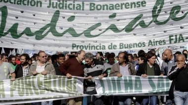 Judiciales piden a gritos abrir un canal de diálogo con el gobernador Kicillof