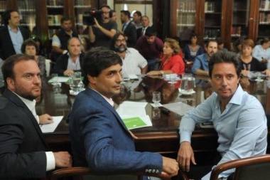 Primer round entre el Gobierno de Vidal y docentes por los salarios de este año